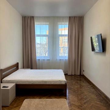 Жовківська вул. (Декабристів), 35