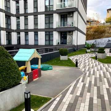 Університетська вул., 17-А