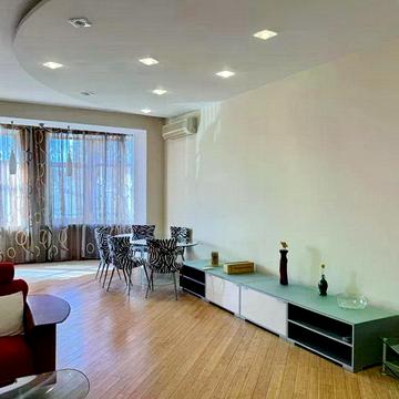 Андрія Гулого-Гуленка вул. (Віце-адмірала Азарова), 10/1