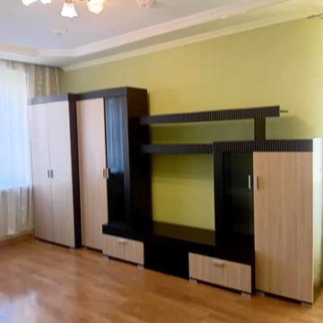 Черкаська вул., 2