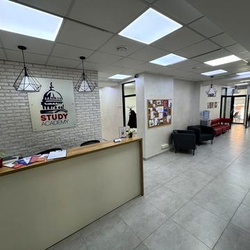 Університетська вул., 3/1