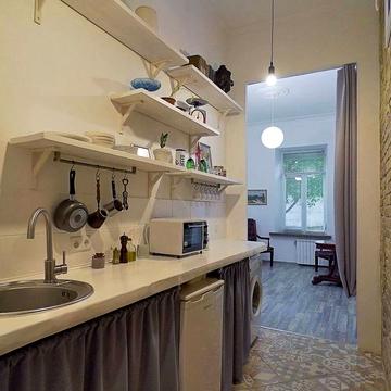 Набережно-Хрещатицька вул., 7-В