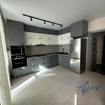 Сергія Данченка вул., 32