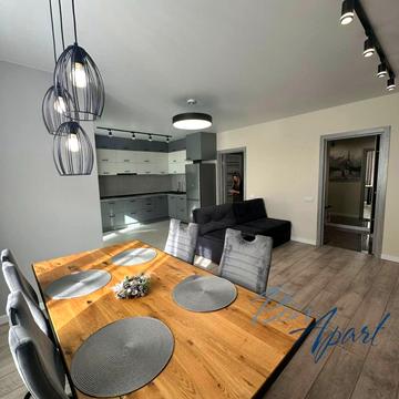 Сергія Данченка вул., 32