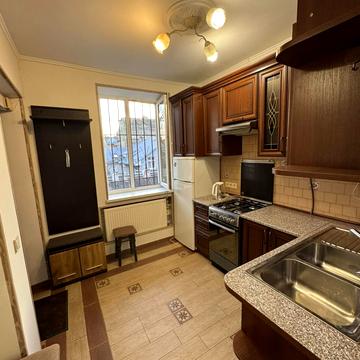 Мартироса Саряна вул., 3