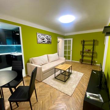 Костянтинівська вул., 36