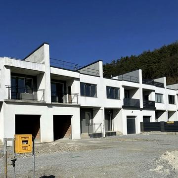 Ломоносова вул., 100а