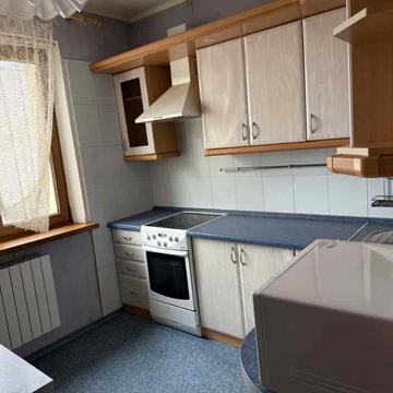 Миколи Ушакова вул., 18