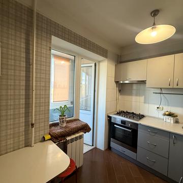 Павла Тичини просп., 11