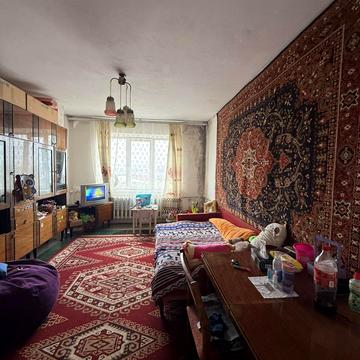 Космічна вул., 19