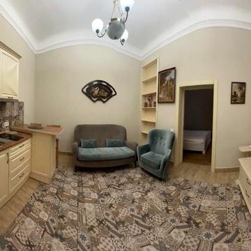 Михайла Грушевського вул., 11