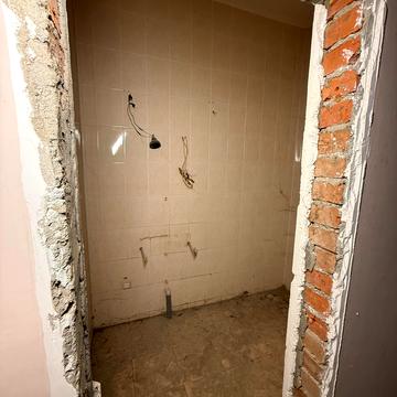 Космонавтів вул., 132-А