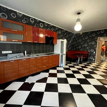 Ушинського вул., 14-Б