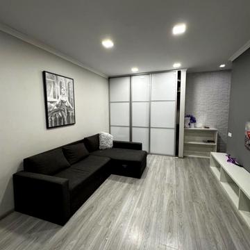 Бастіонна вул., 10