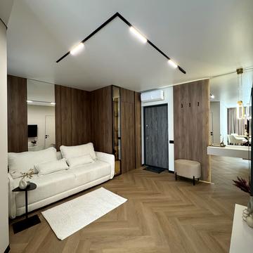 Степана Бандери вул., (Будинок 4)