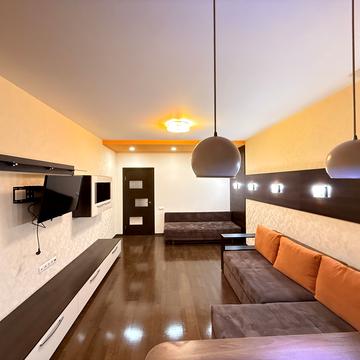 Авіаконструктора Ігоря Сікорського вул. (Танкова), 1