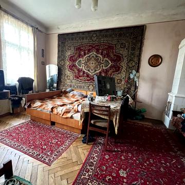 Євгена Коновальця вул. (), 25