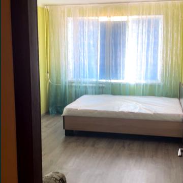 Оболонська пл. (Дружби Народів СРСР), 1