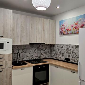 Набережна Перемоги вул., 42