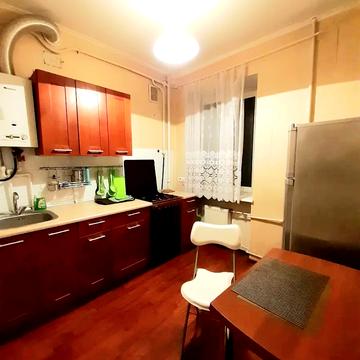 Дмитра Лесича пров. (), 3