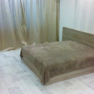 Анни Ахматової вул., 34