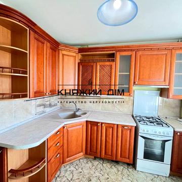 Жилянська вул., 72