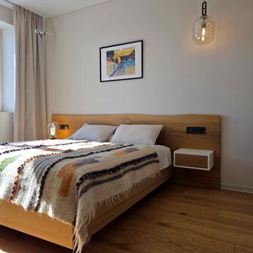 Академіка Лебедєва вул., 1/8