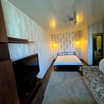 Лесі Українки просп. (Пушкіна), 1