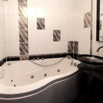 Йорданська вул. (Лайоша Гавро), 7