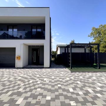 Селищна вул., 2