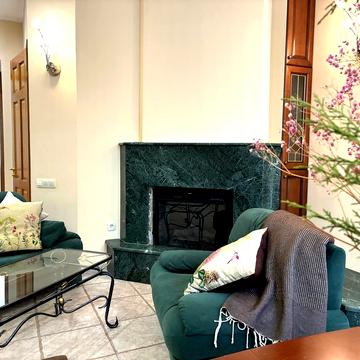 Малопідвальна вул., 4