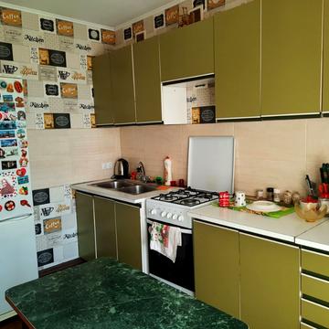 Комарова, 27