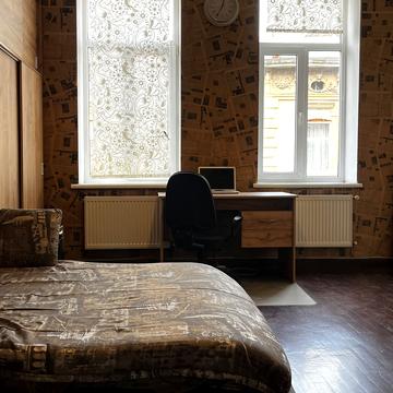 Пекарська вул., 33