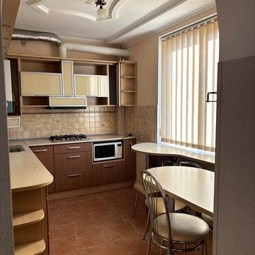 Івана Кавалерідзе вул. (), 23