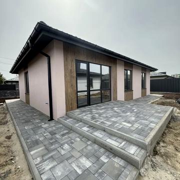 Остромирська вул., 3