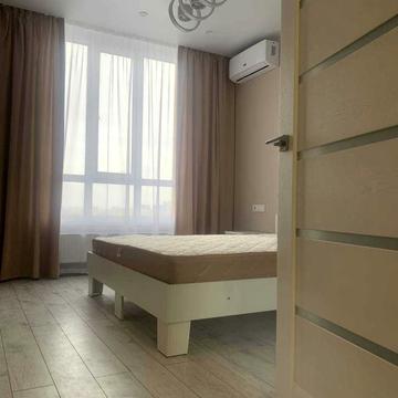 Каховська вул., 56