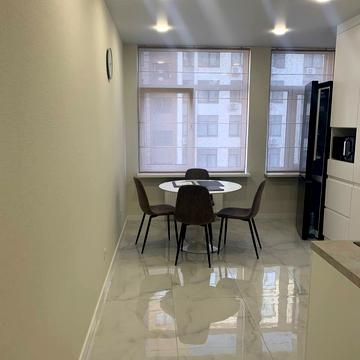 Юнацька вул., 8