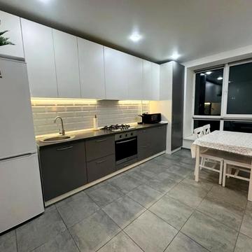 Набережна Перемоги вул., 42