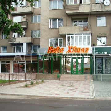 Михайла Грушевського вул., 63