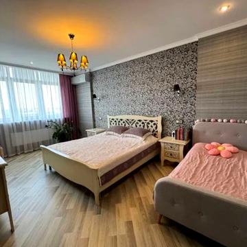 Миколи Бажана просп., 8-Б