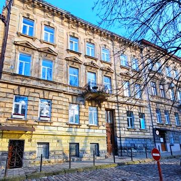 Миколая Коперника вул., 40а