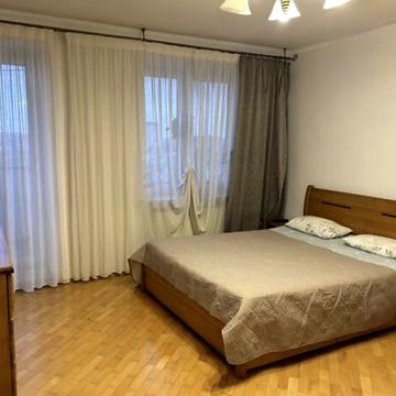 Микулинецька вул., 42