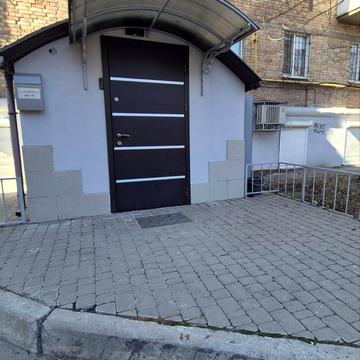 Ольжича вул., 5