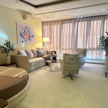 Дніпровська набережна вул., 14