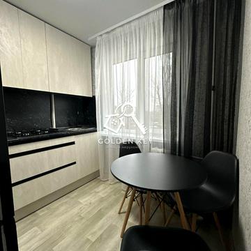 Степана Бандери вул. (Костенка), 27