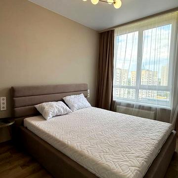 Космічна вул., 5