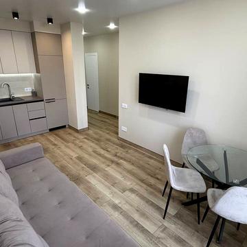 Космічна вул., 5