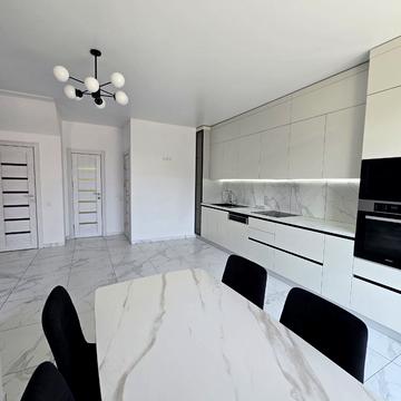 Спортивна, 10