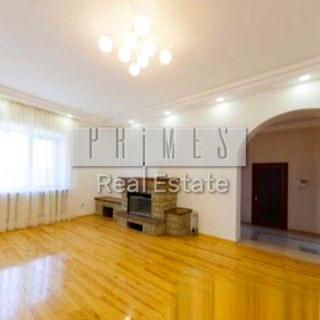 Яготинська вул., 5