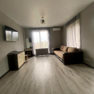 Володимира Брожка вул. (Кіровоградська), 70